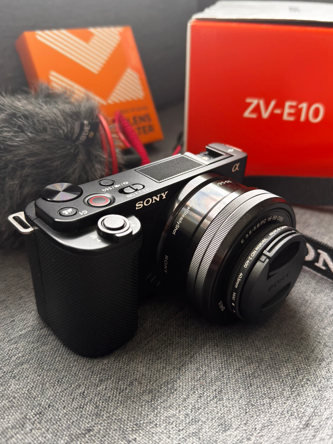 Sony ZV-E10 Mirrorless Camera - photo 2