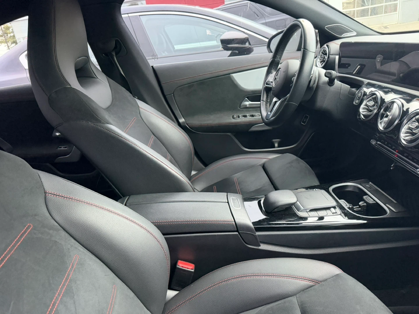 2023 Mercedes-Benz CLA 250 4MATIC low mileage - photo 5