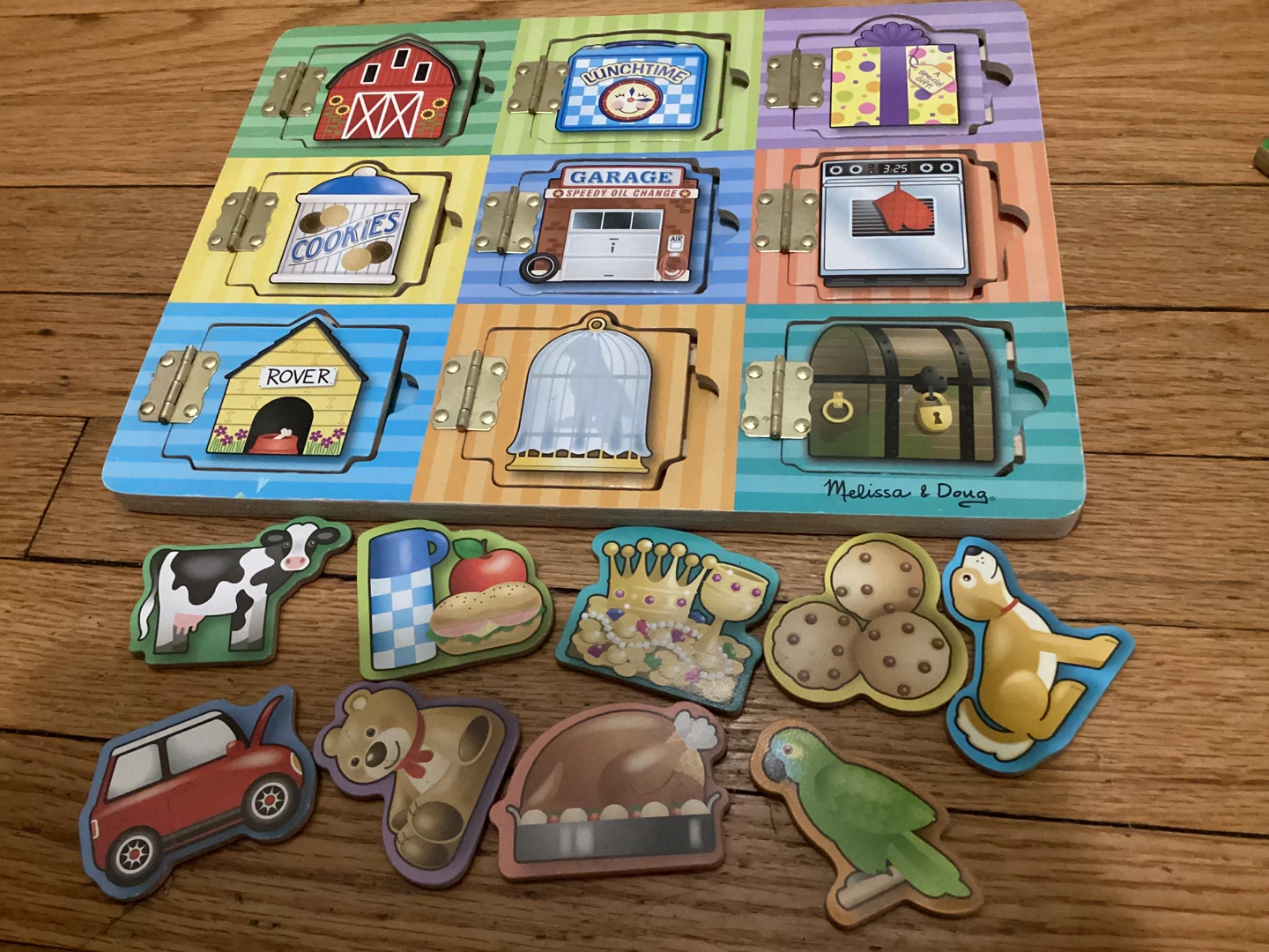 ⚽️Melissa & Doug Chunky Lock & Latch Board