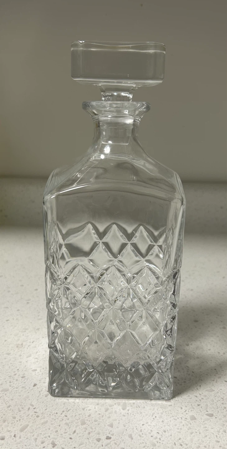 Glass Decanter with Stopper