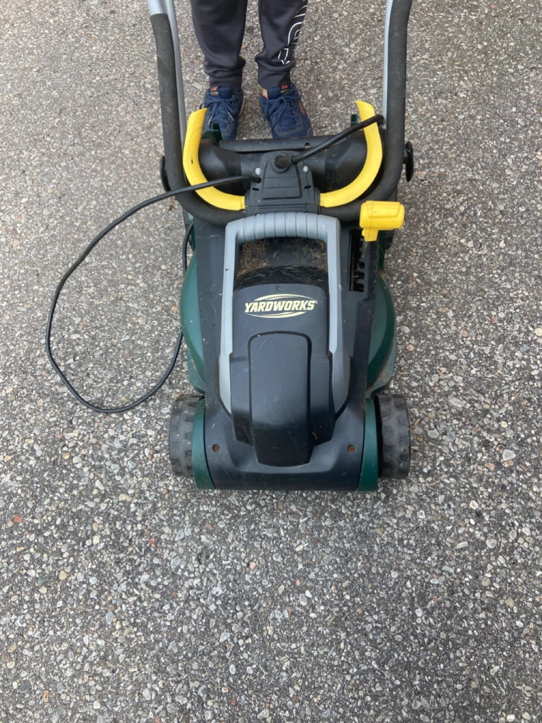 Yardworks Electric Lawn Mower ( not working as is ) - photo 3