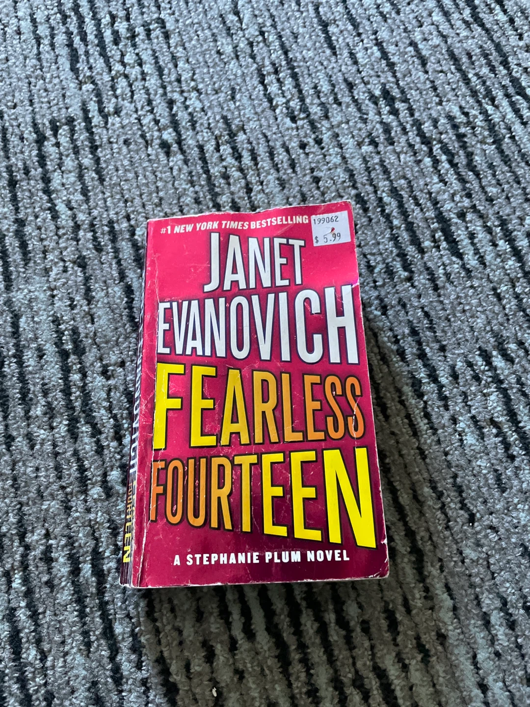 ⚽️Janet Evanovich Fearless Fourteen A Stephanie Plum Novel Book