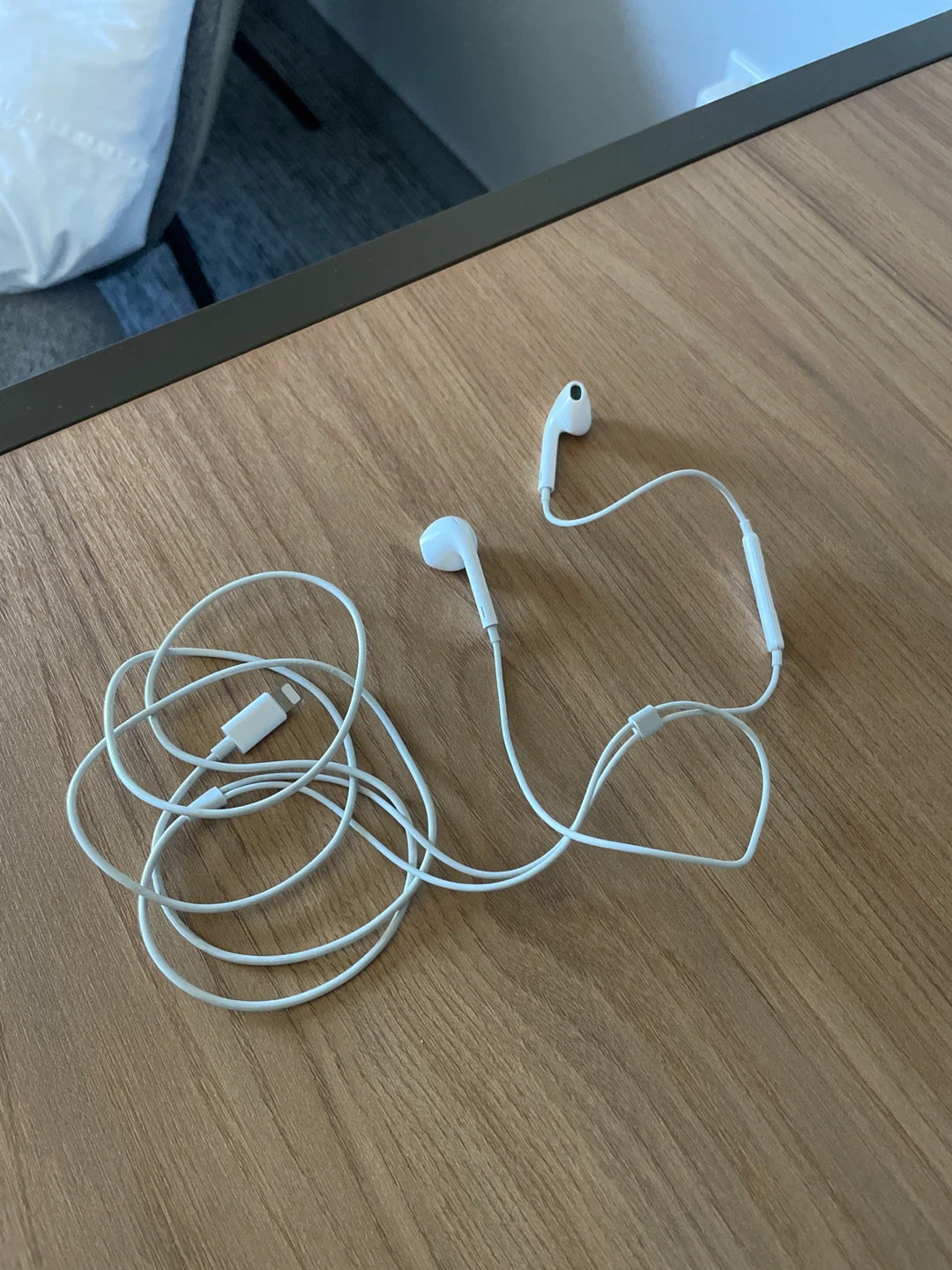 ⚽️Apple EarPods with Lightning Connector