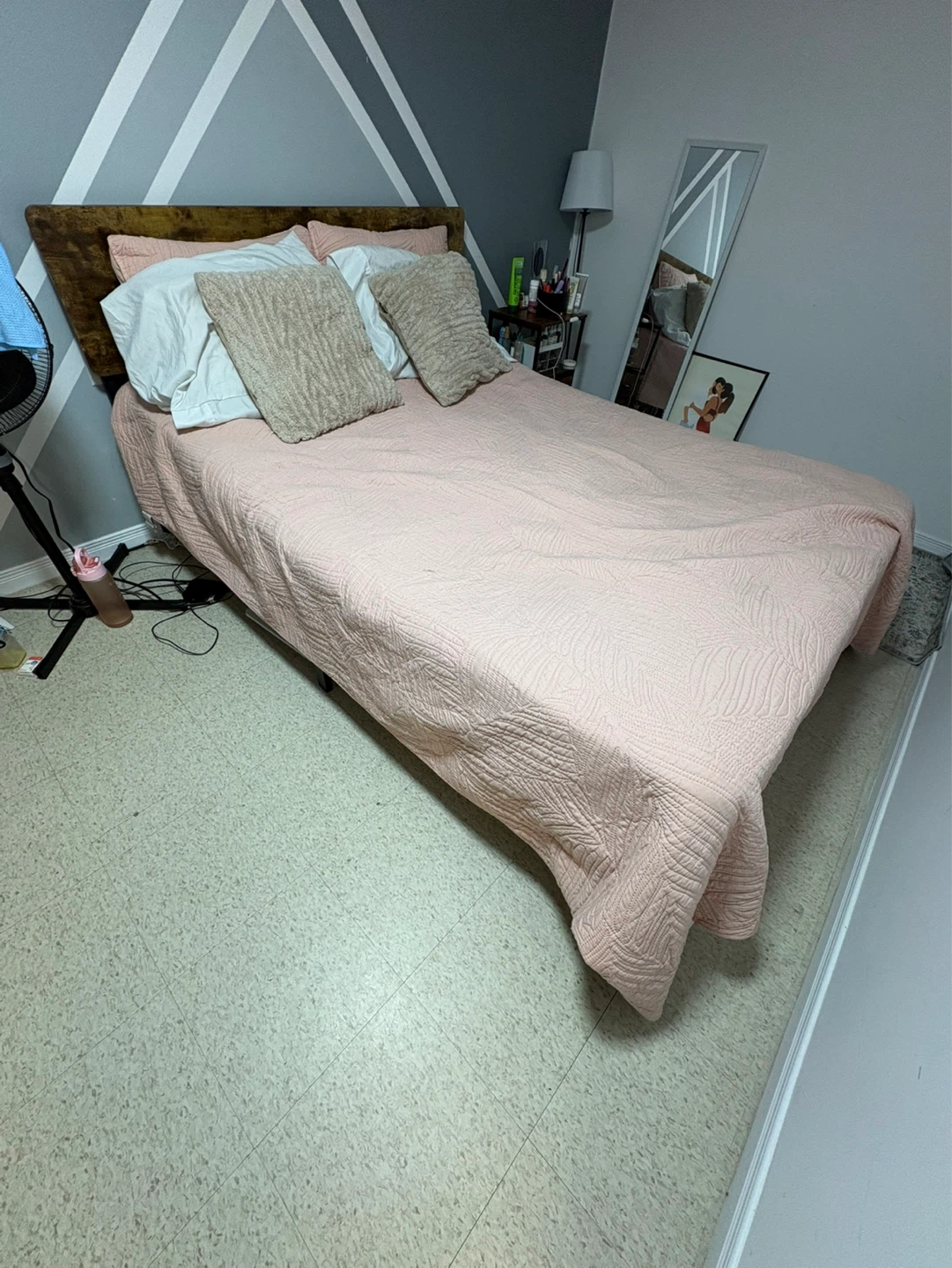 Rustic Wood Headboard Metal Bed Frame & Mattress. - photo 5