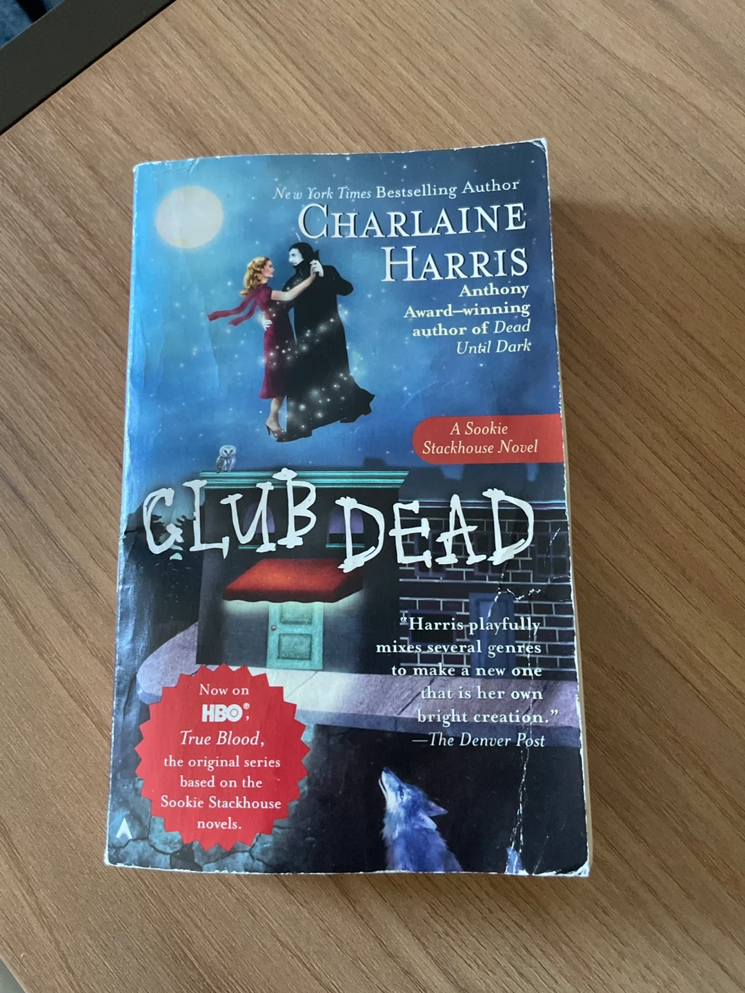 ⚽️Club Dead by Charlaine Harris