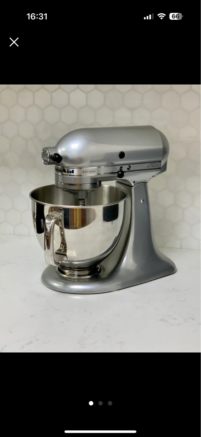 KitchenAid Artisan 5-Quart 325 watt Mixer (Silver)