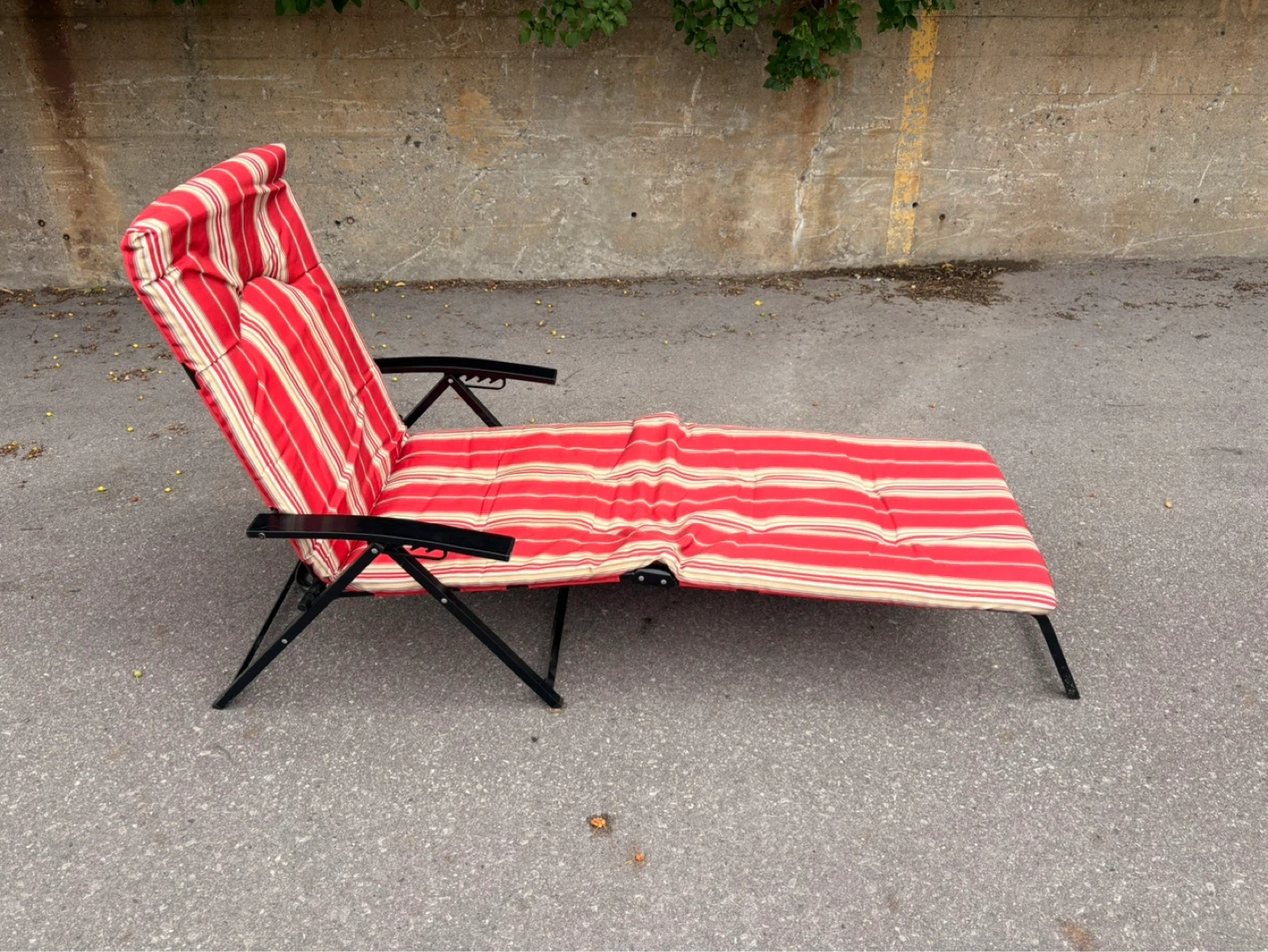 ⚽️ Red Striped Chaise Lounge Chair - photo 3