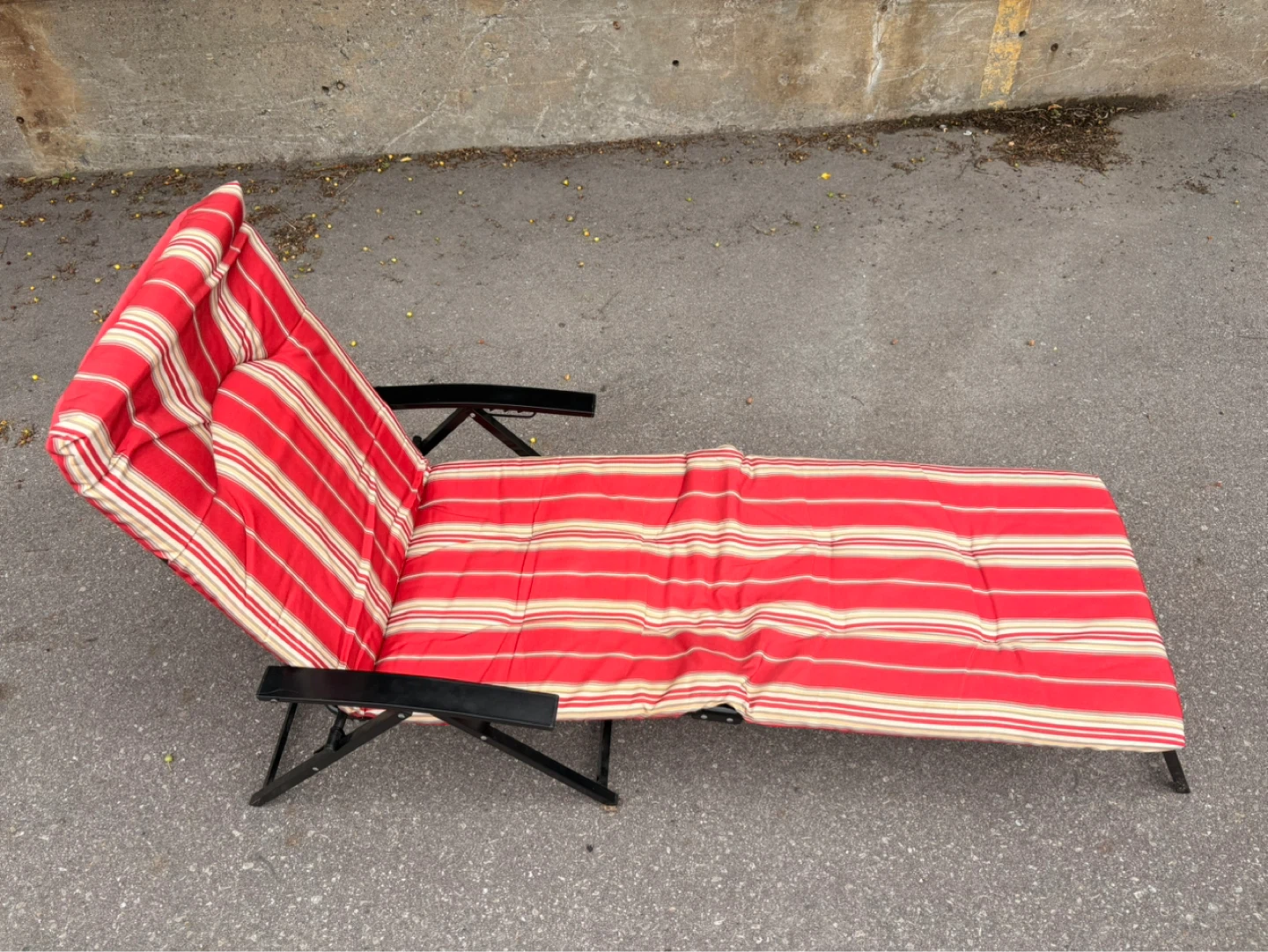 ⚽️ Red Striped Chaise Lounge Chair - photo 5