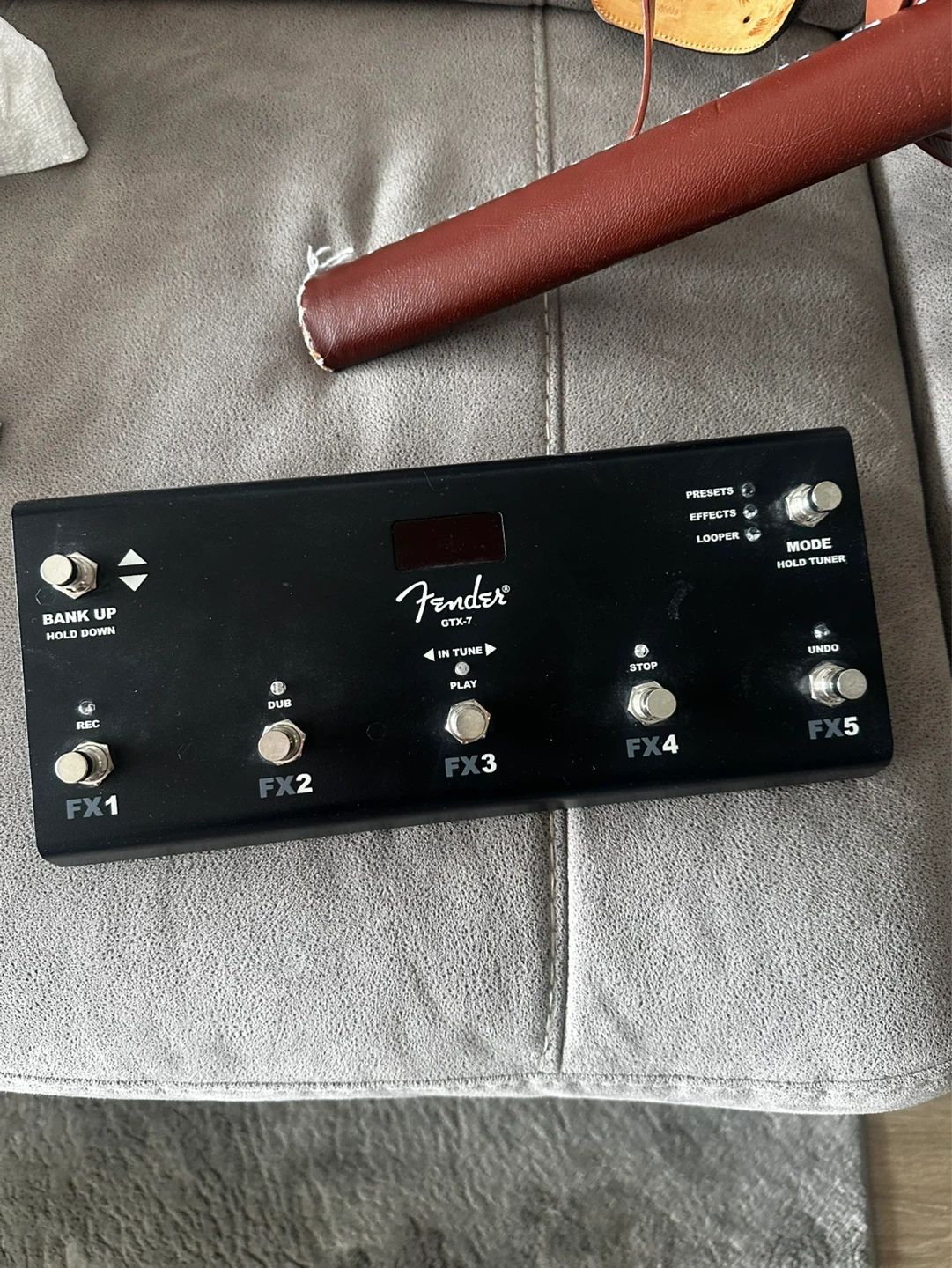 Fender Mustang GTX100 Guitar Amplifier Combo with Footswitch - photo 3