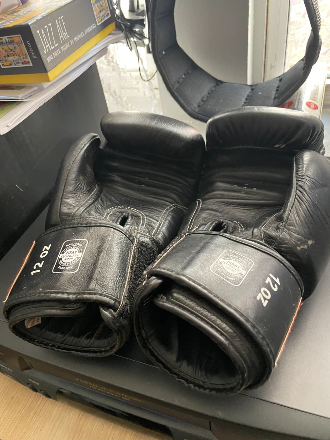 Everlast and Twins Special Boxing Gloves - photo 3