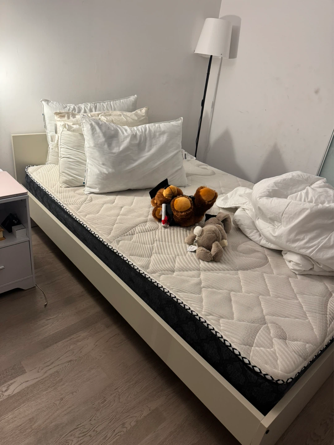 Twin Mattress and ikea Bed Frame - photo 2