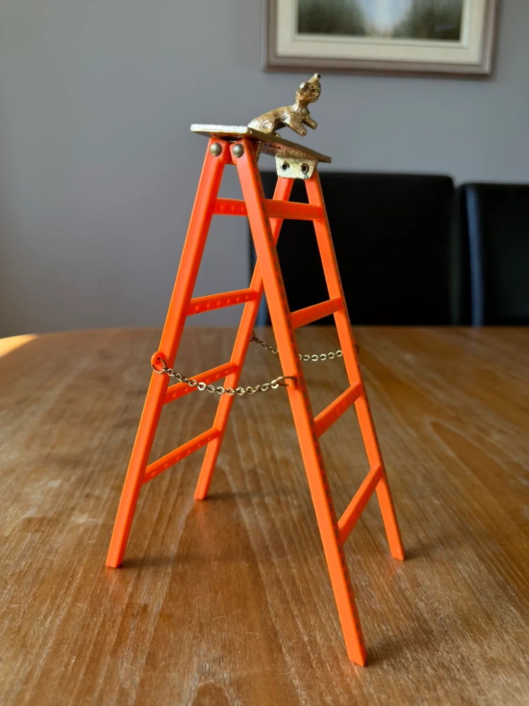Vintage Orange Ladder earring Holder with Gold Cat Figurine - photo 2