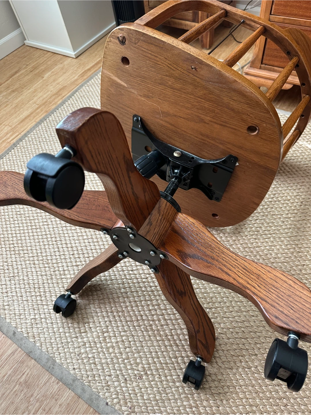 Oak Swivel Desk Chair with Wheels - photo 5