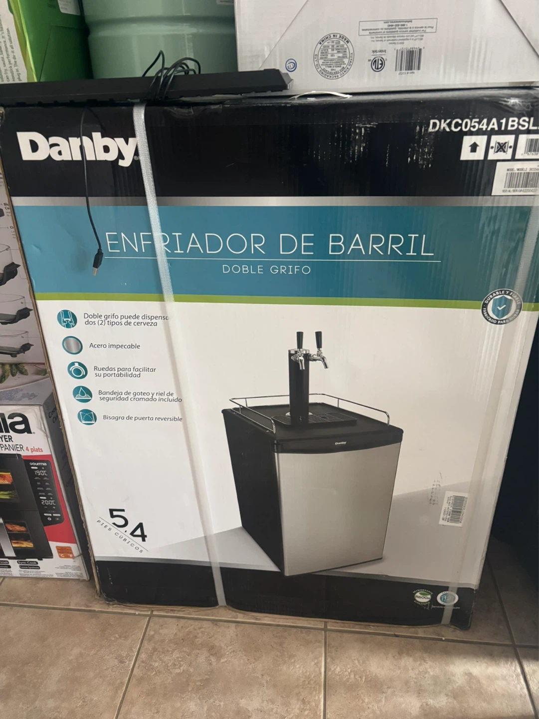 Brand New Danby Dual Tap Kegerator – 5.4 Cu. Ft. Beer Cooler