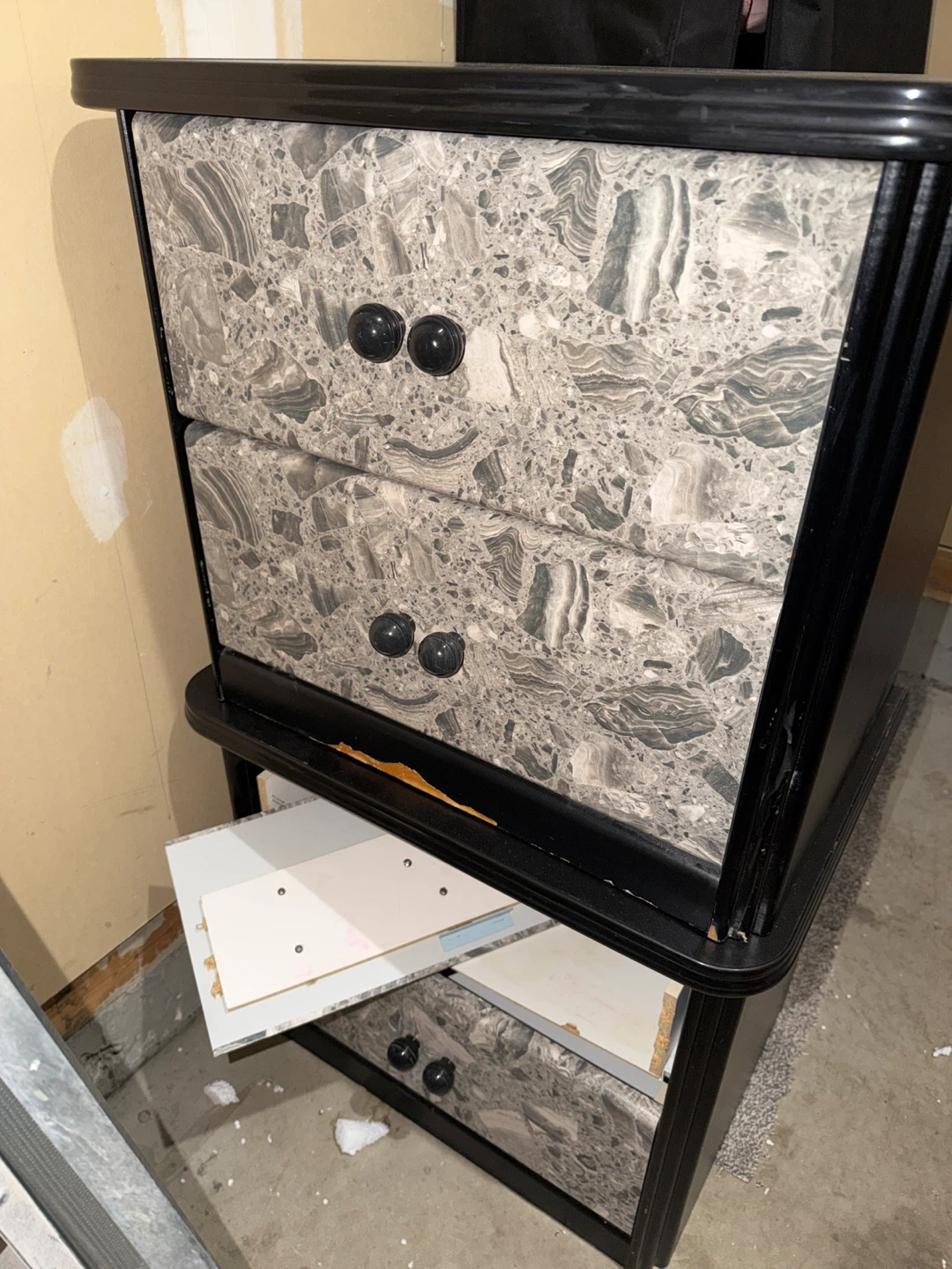Black dresser with faux marble drawer fronts and bedside tables - photo 3