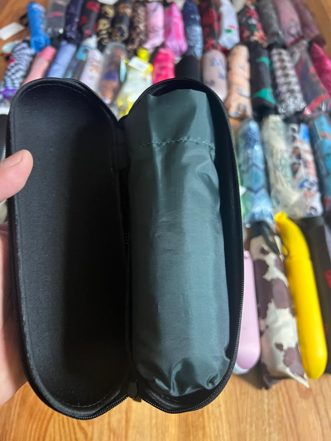 Assorted Compact Umbrellas with Cases - photo 5