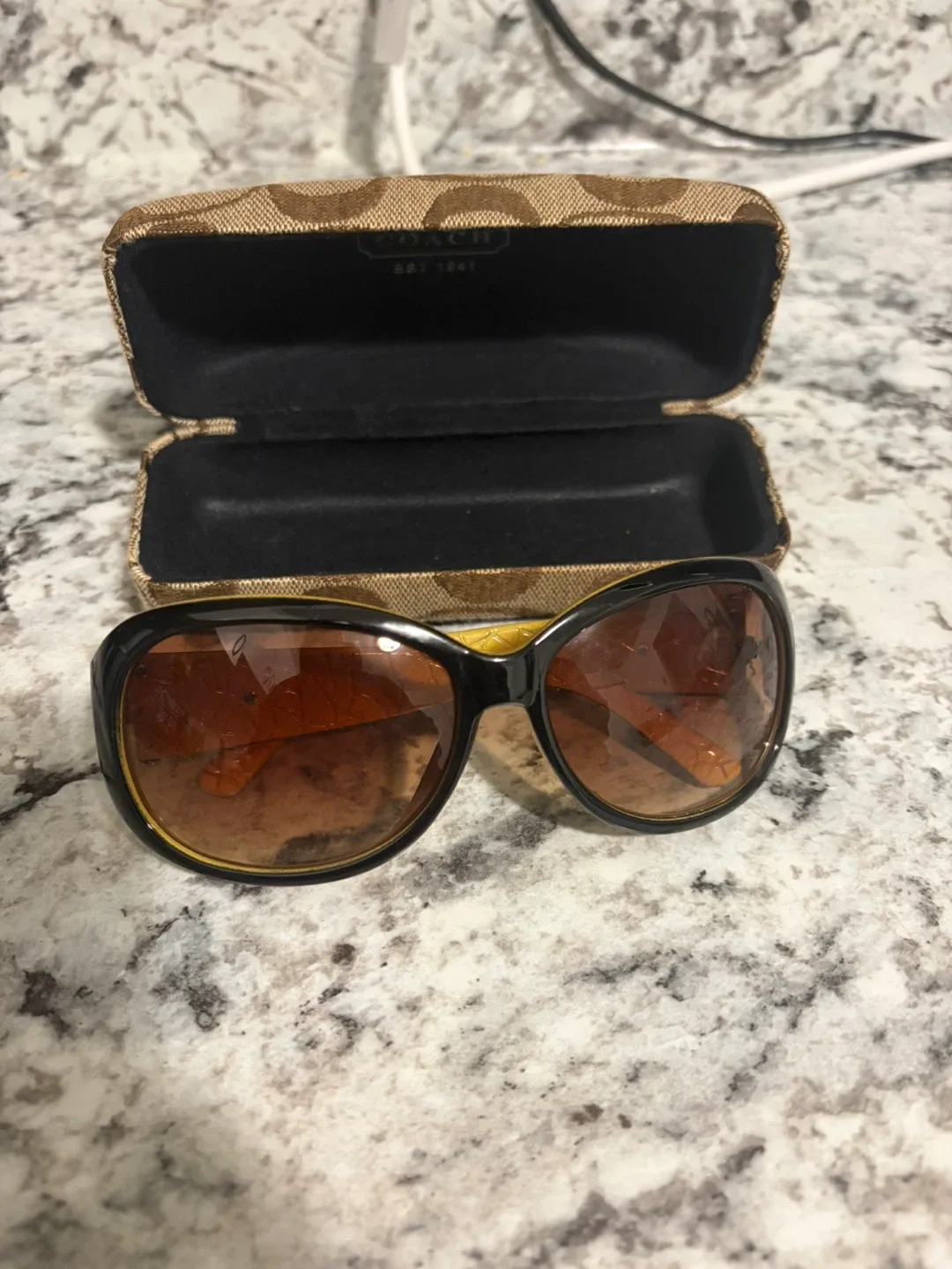 Coach Sunglasses with Case - photo 5