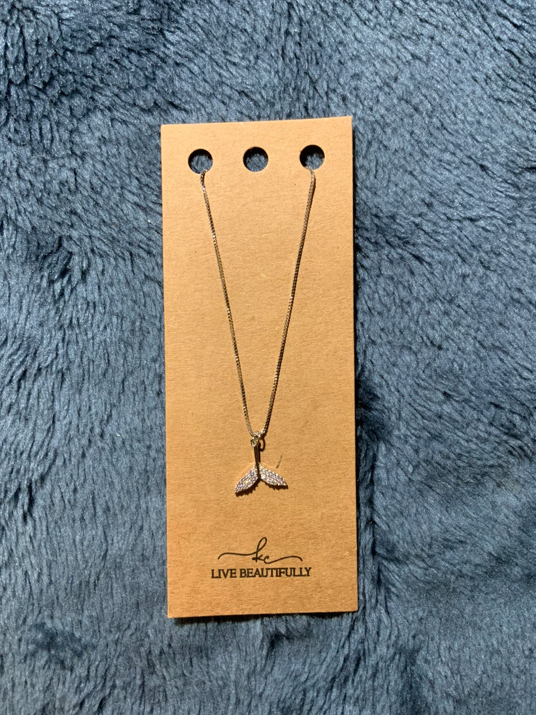 Rhinestone Whale Tail Necklace ⚽️