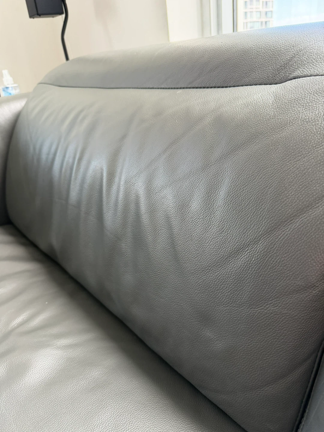 Valencia - Italian Leather Recliner Sofa (Like new) - photo 5