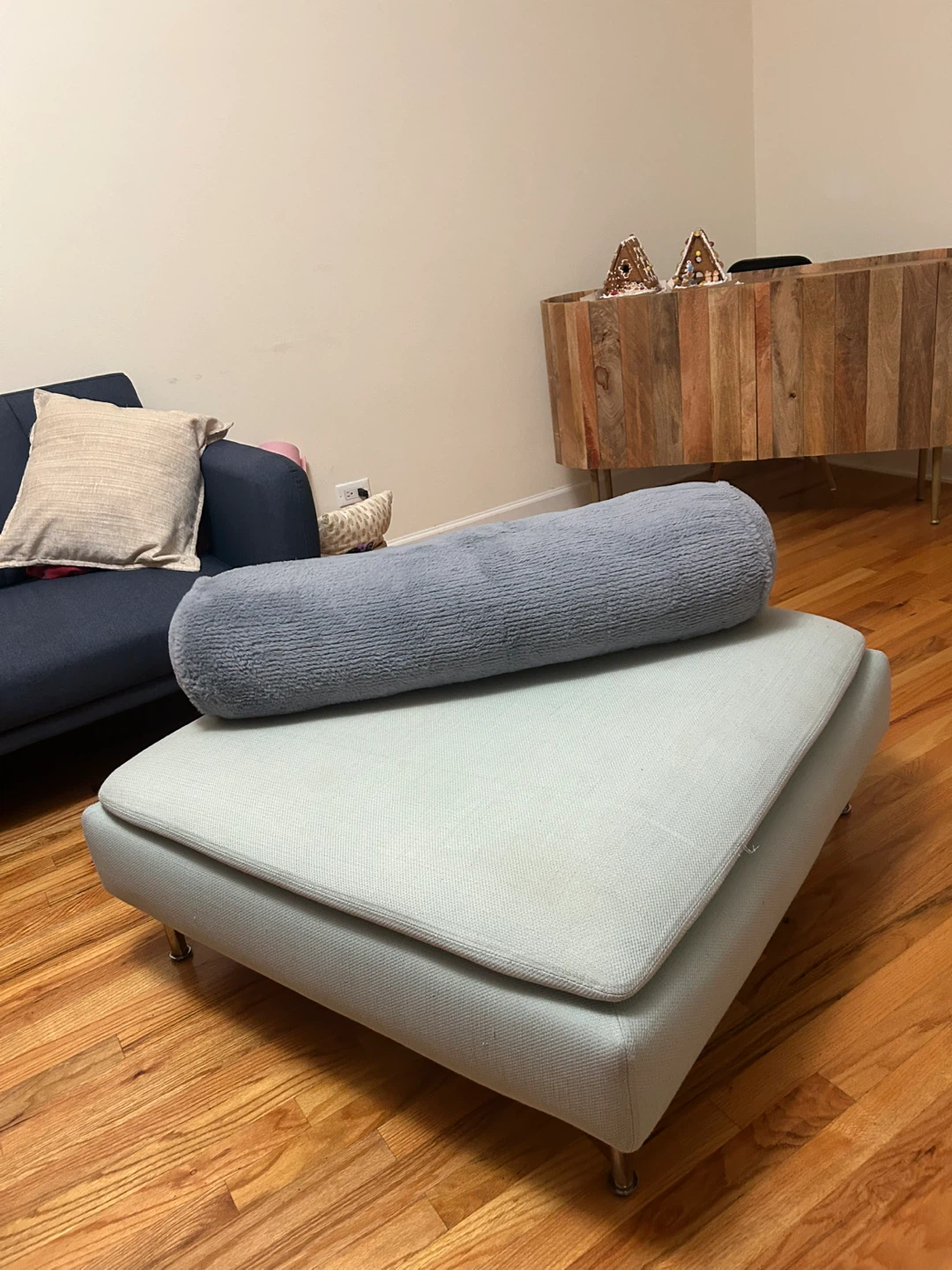 Couch and Ottoman - photo 2