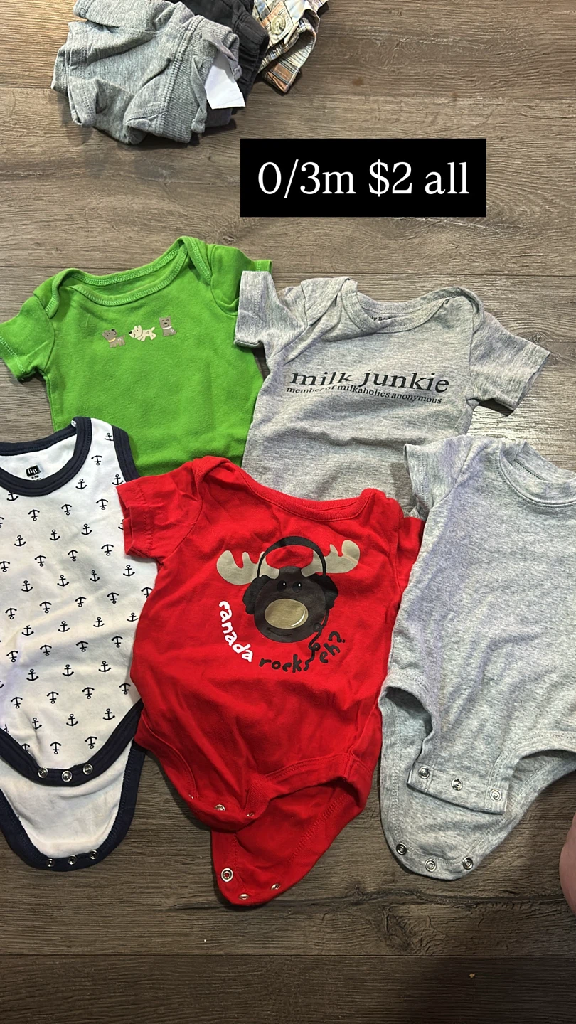 0-3m Baby Clothes Bundle - photo 5