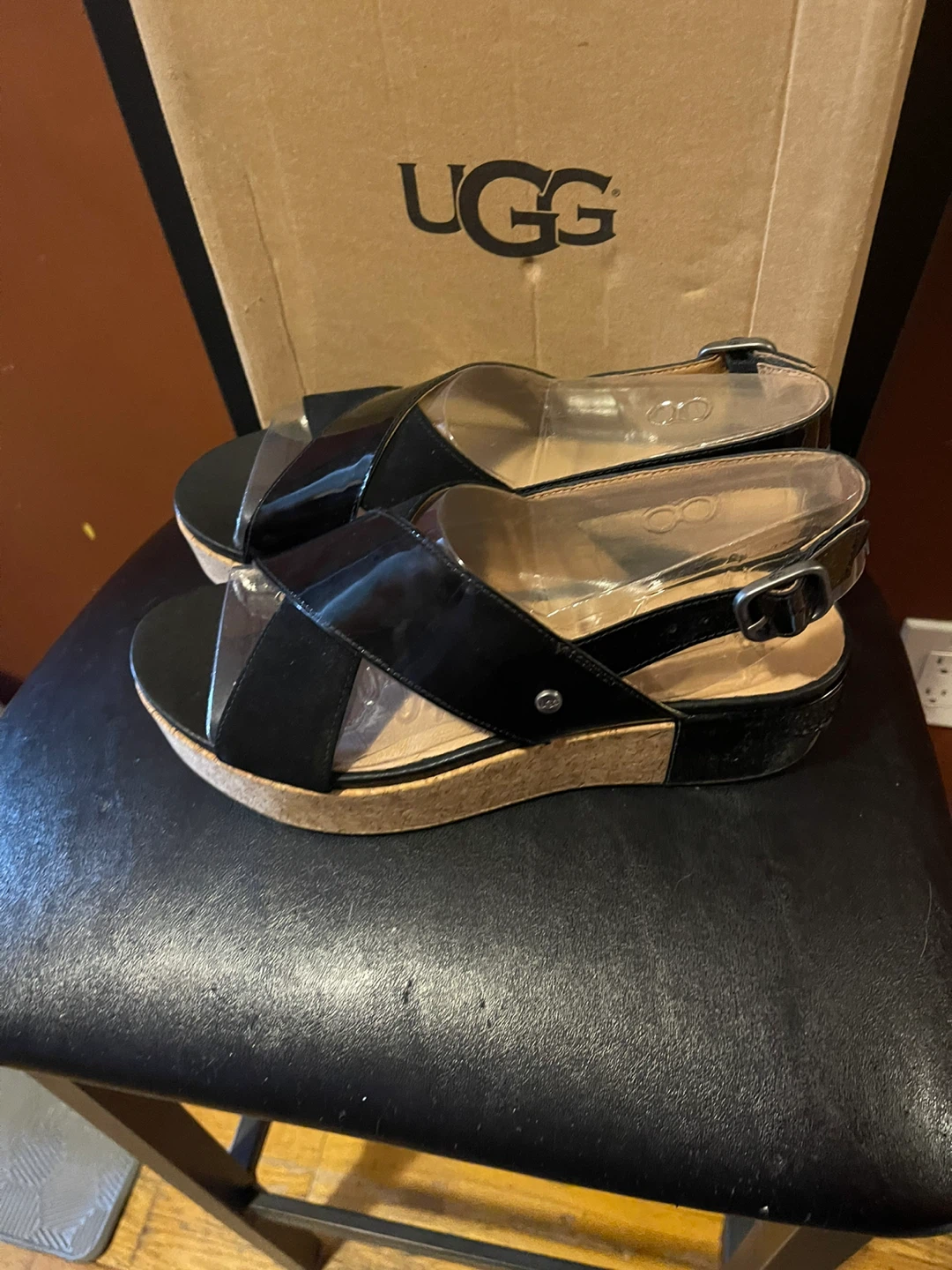 UGG Black Patent Strappy Platform Sandals size8 - photo 2