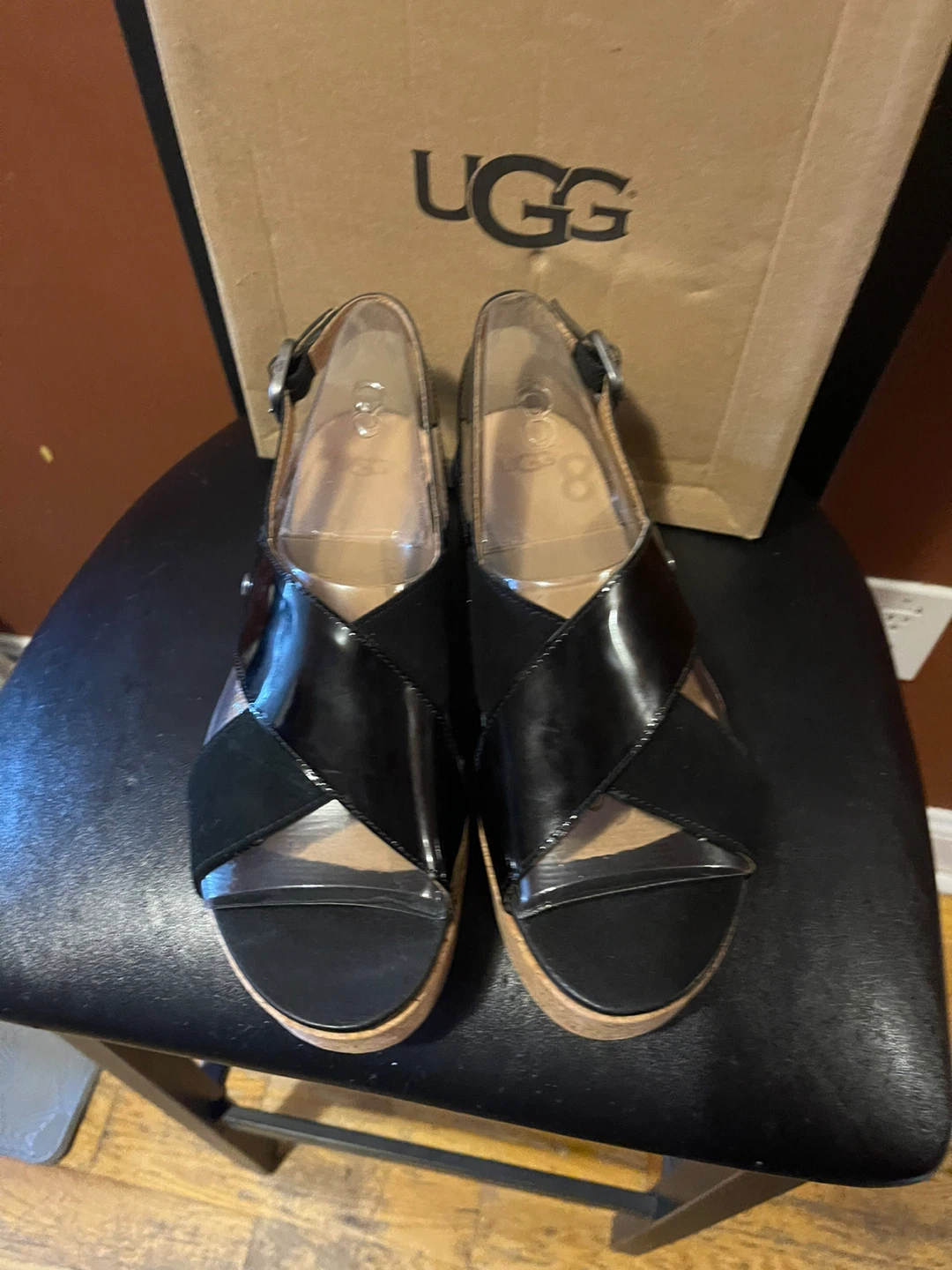 UGG Black Patent Strappy Platform Sandals size8 - photo 3