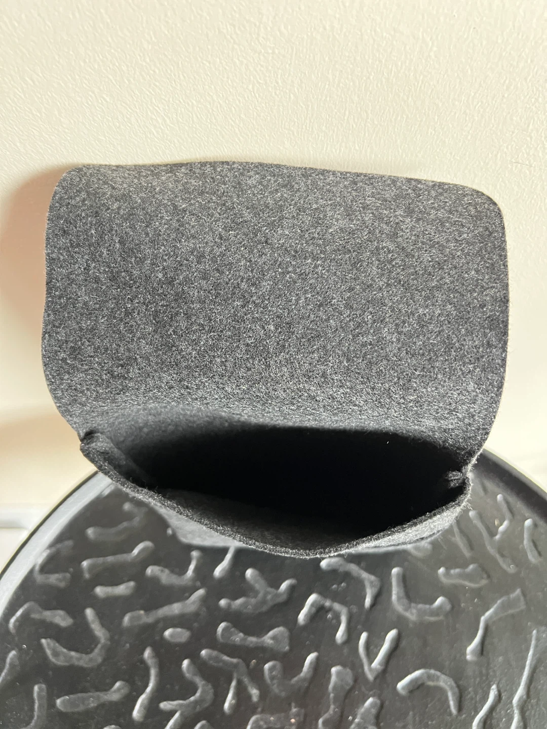 Grey Felt Pouch with Elastic Closure - photo 4