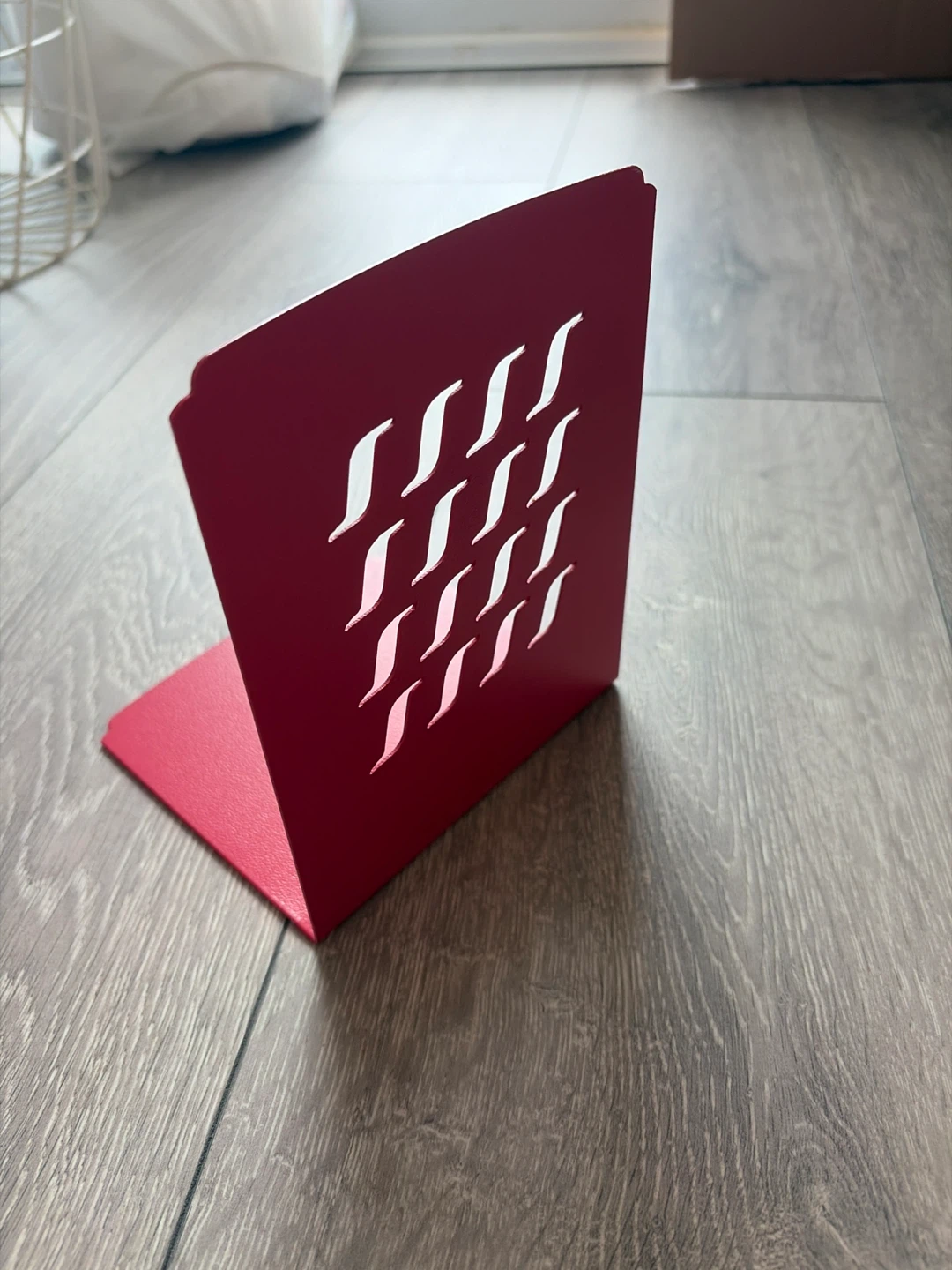 Free: Red Bookend(pick up only on June 26, 27, or 30)