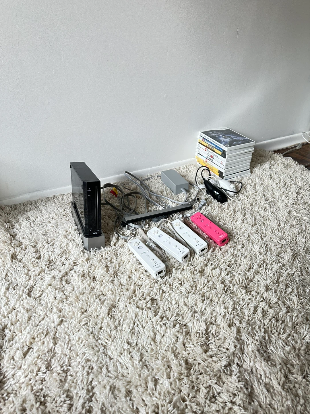 Nintendo Wii Console Bundle with Games and Controllers