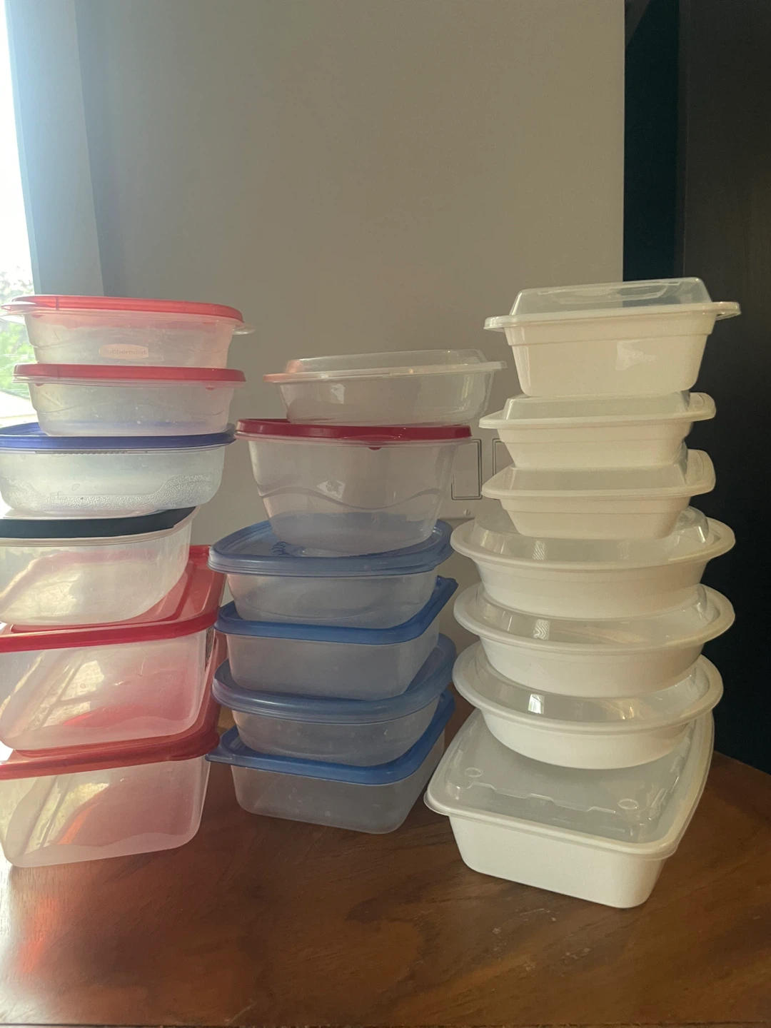 Assorted Food Storage Containers ⚽️