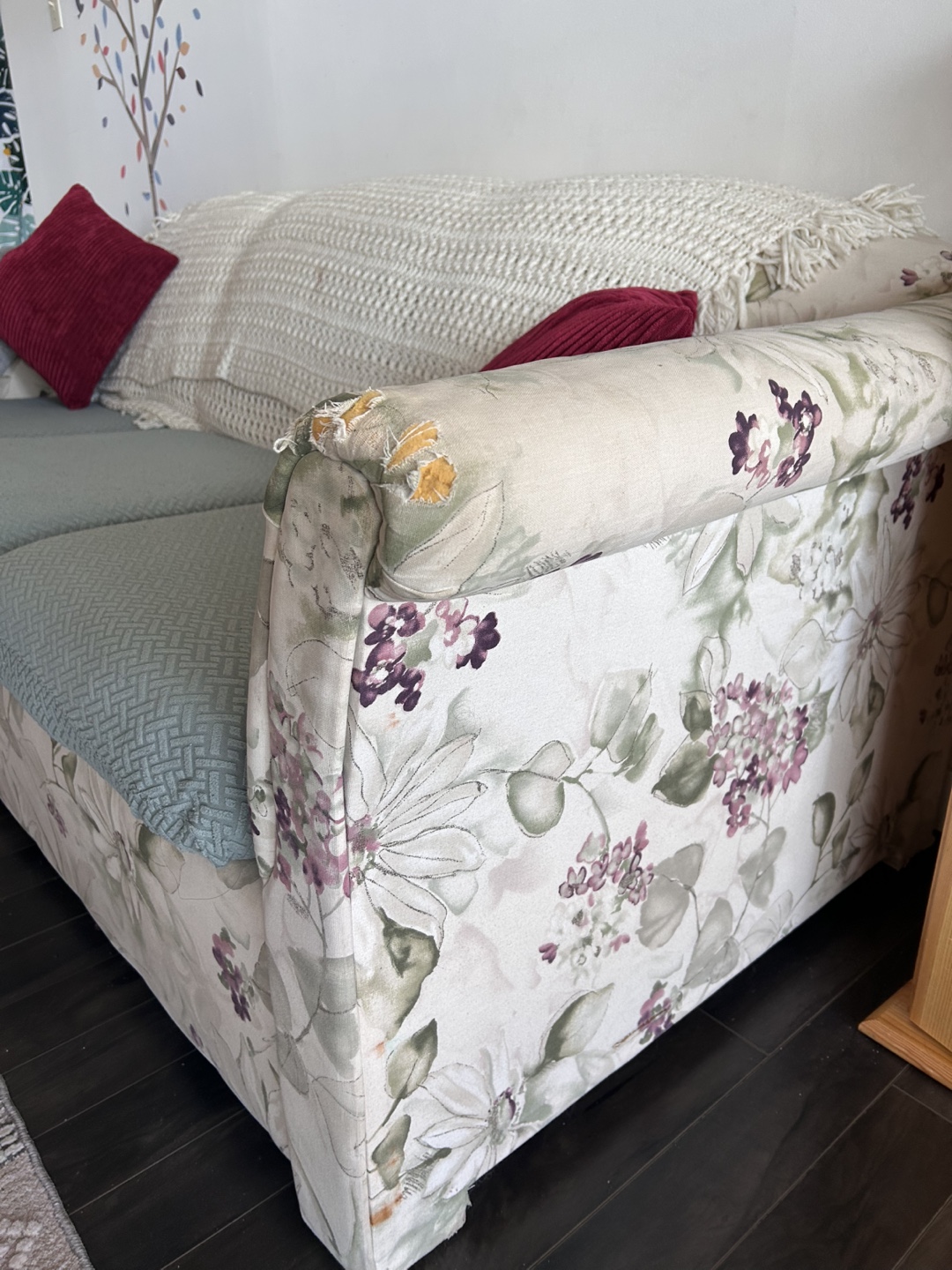 Free comfortable couch - photo 3