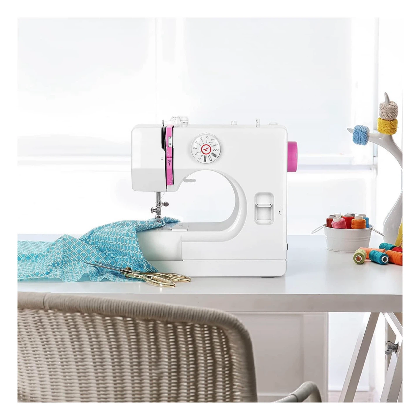 White Sewing Machine with 12 Stitch Applications