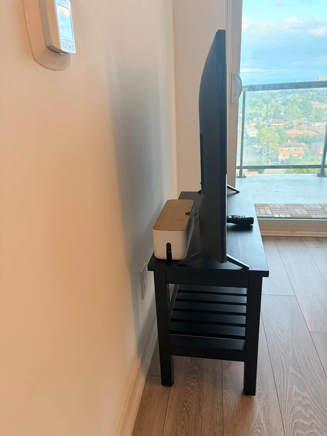 Pick up: 42’ LG AI ThinQ 4K TV - photo 3