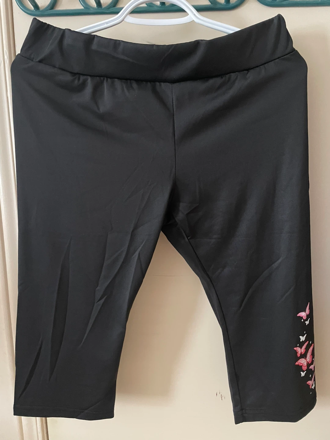 Brand new Black Capris with Butterfly Design - photo 2
