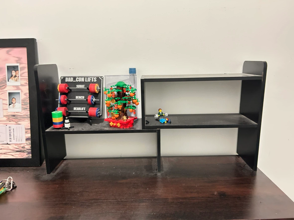 Tabletop shelf