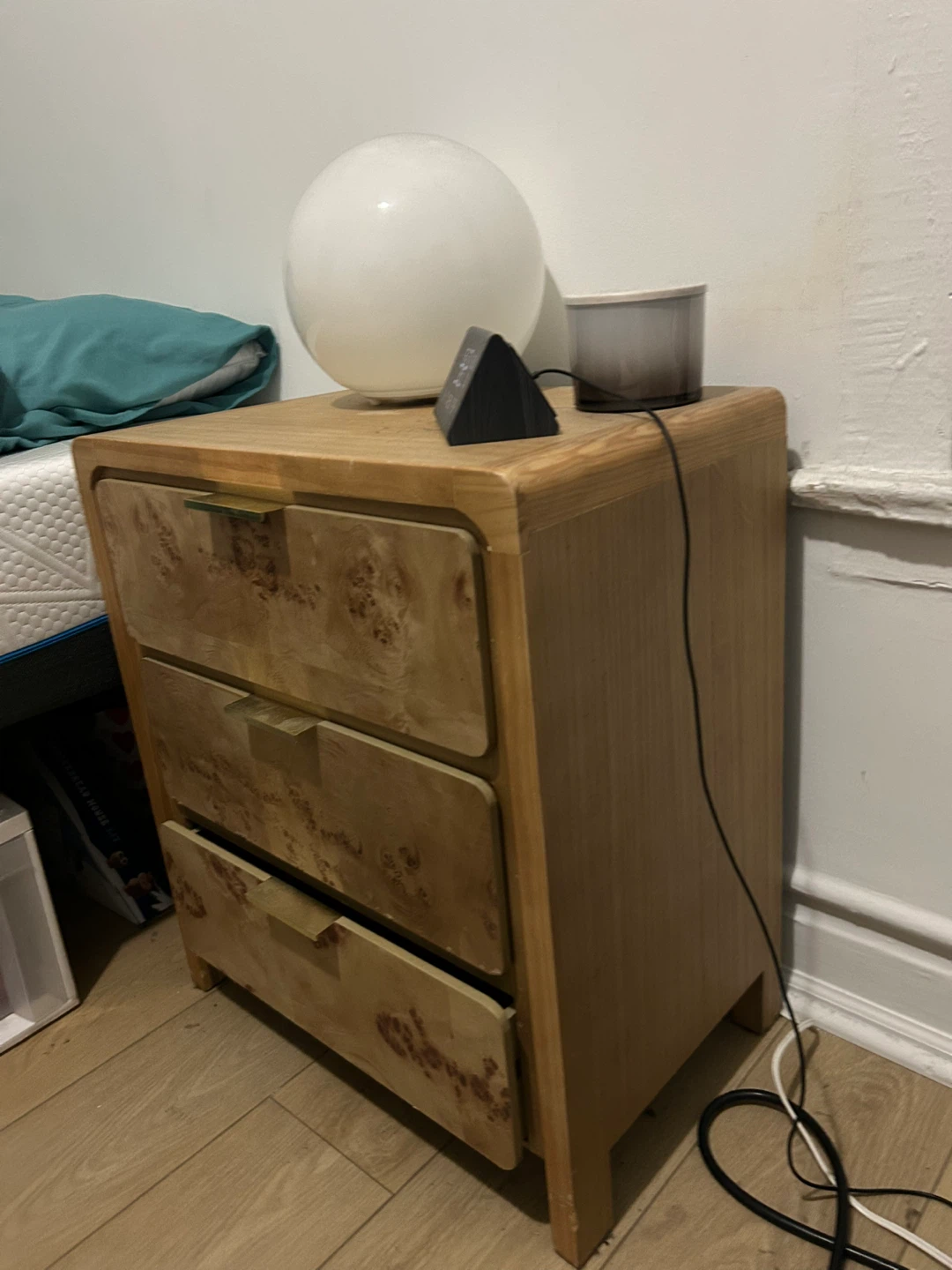 Nightstand/endtable - photo 2