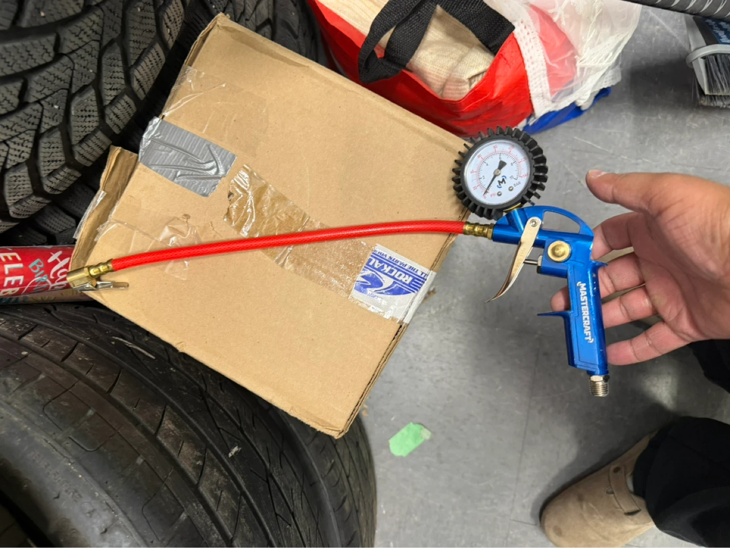 Mastercraft Tire Inflator with Gauge - photo 3