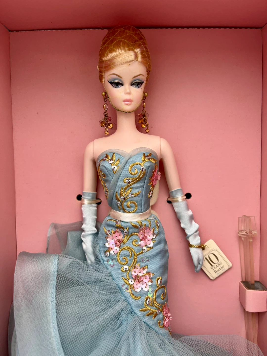 Barbie Fashion Model Collection Tribute 2010 Doll - photo 3