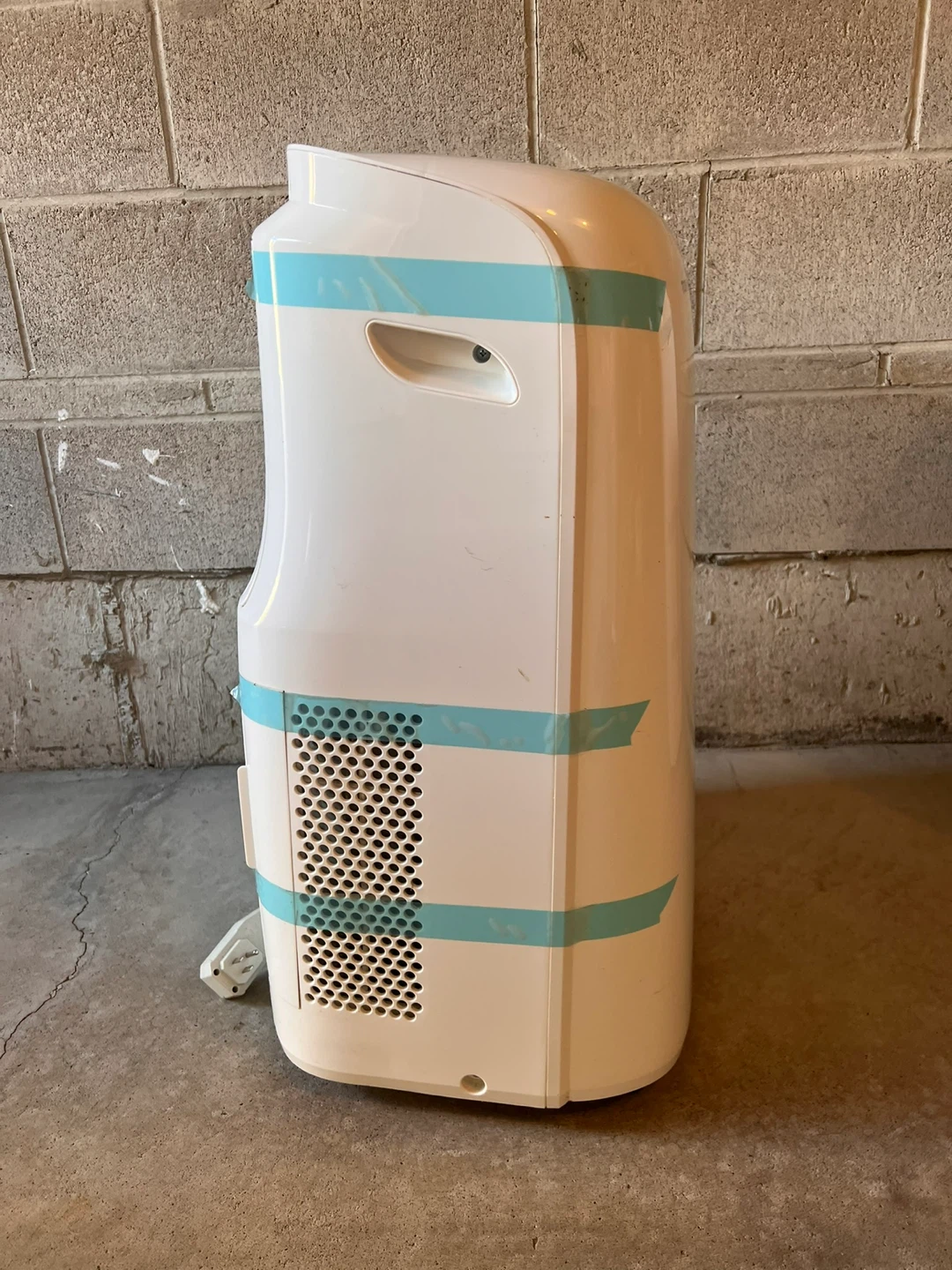 Toshiba Portable Air Conditioner - photo 4