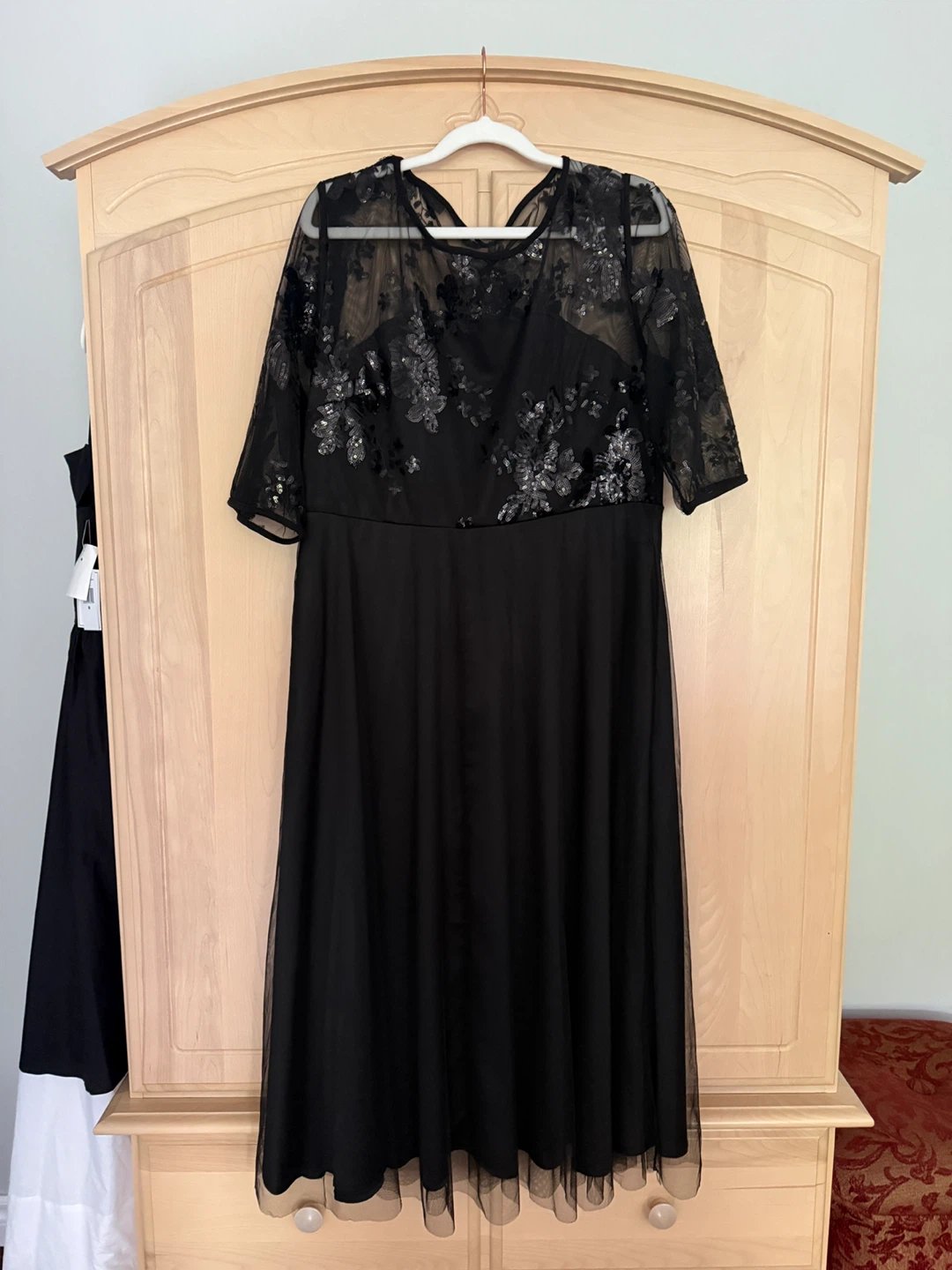 Black Sequined Lace Dress - photo 2