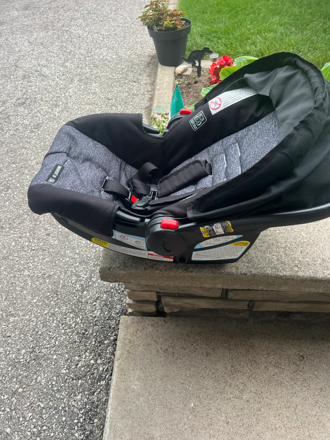 Graco SnugRide 30 Infant Car Seat - photo 3