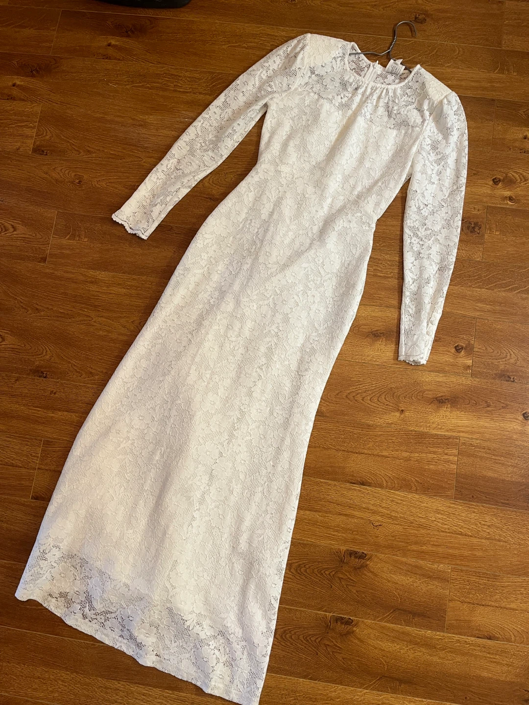 dRA Los Angeles White Lace Long Sleeve Maxi Dress - photo 2