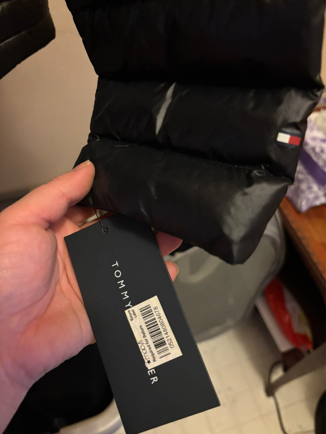 Tommy Hilfiger Puffer Jacket with Hood - Black - Size L - photo 2