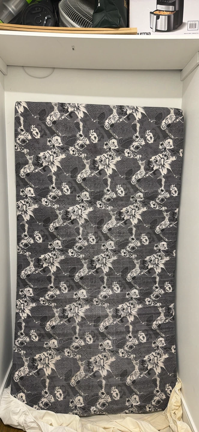 Mattress with floral and snake pattern
