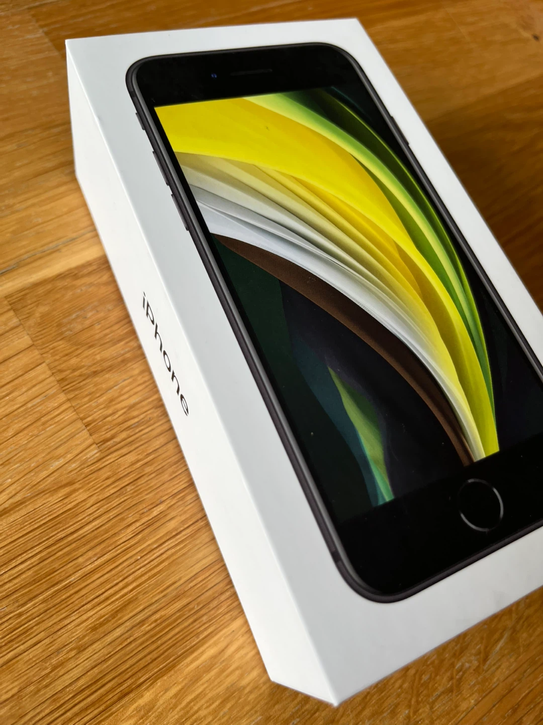 Apple iPhone SE (2nd Gen) 64G Unlocked - with box - photo 5