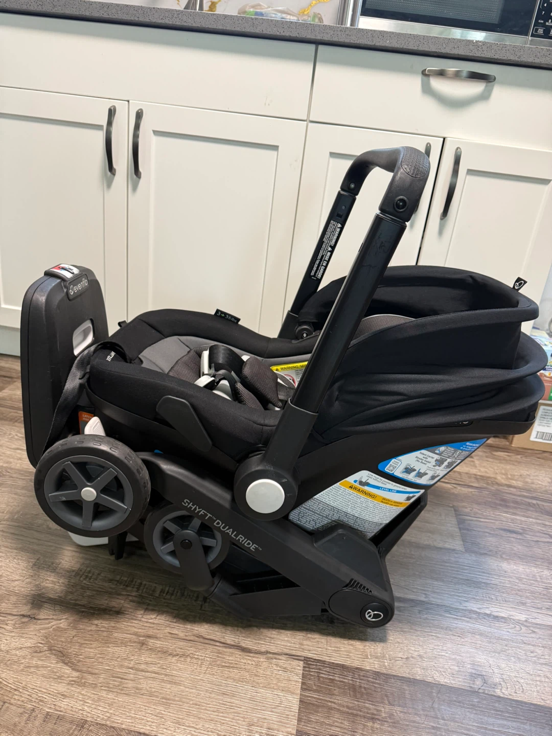 Evenflo Shyft DualRide Car seat/ Stroller Combo - photo 2
