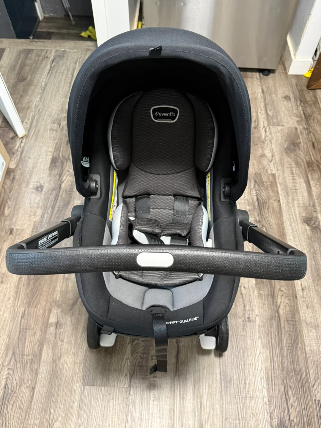 Evenflo Shyft DualRide Car seat/ Stroller Combo - photo 3