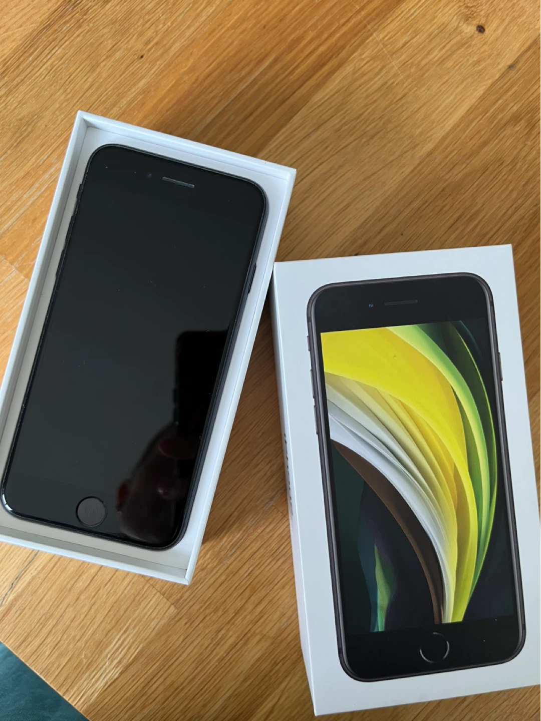 Apple iPhone SE (2nd Gen) 64G Unlocked - with box - photo 4