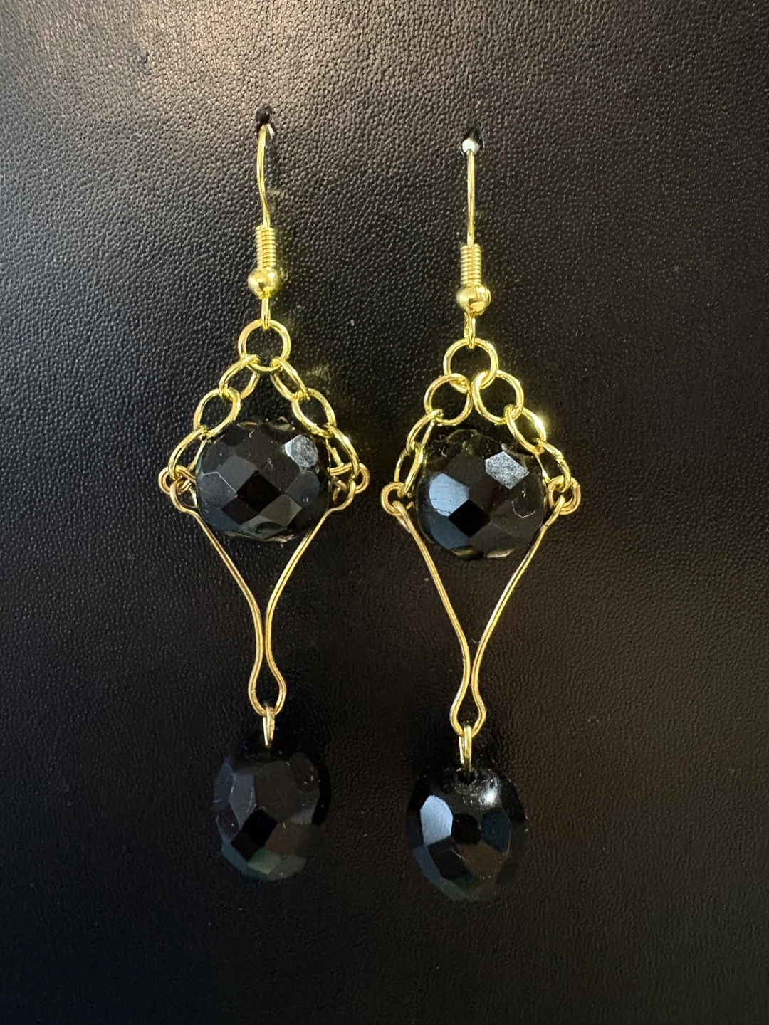 ⚽ Black Faceted Bead Drop Earrings - photo 2